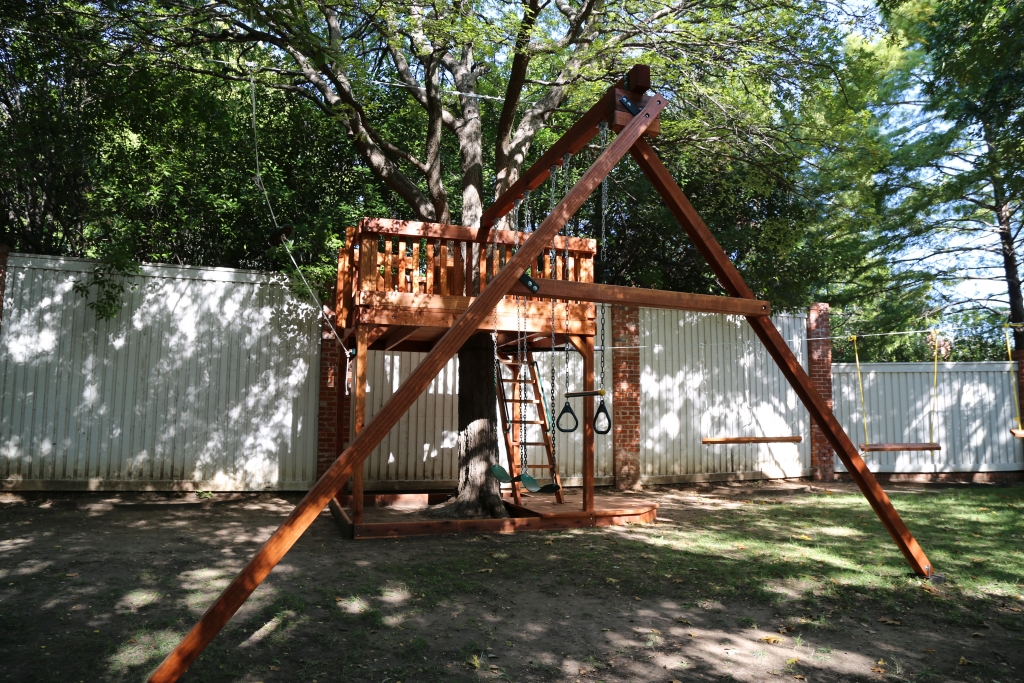 tree house play set