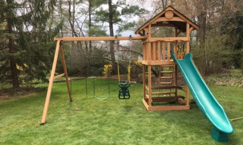 Best Time of Year to Buy a Swing Set