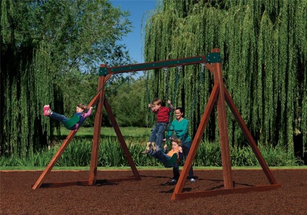 Free-Standing Swing Beam with Swings and Trapeze