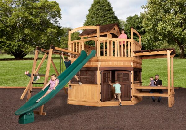 Titan Treehouse XL 13